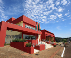 Governador inaugura sede do Corpo de Bombeiros e libera novos investimentos para Ivaiporã
