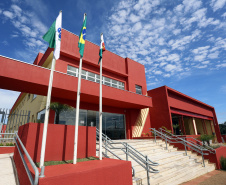 Governador inaugura sede do Corpo de Bombeiros e libera novos investimentos para Ivaiporã