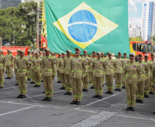 Na maior contratação em dez anos, 419 bombeiros se formam para atuar em todo o Paraná