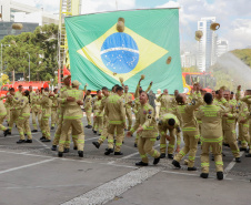 Na maior contratação em dez anos, 419 bombeiros se formam para atuar em todo o Paraná