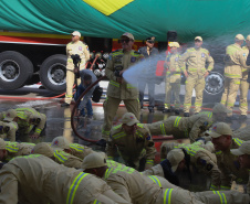 Na maior contratação em dez anos, 419 bombeiros se formam para atuar em todo o Paraná