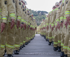 Na maior contratação em dez anos, 419 bombeiros se formam para atuar em todo o Paraná