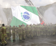 Na maior contratação em dez anos, 419 bombeiros se formam para atuar em todo o Paraná