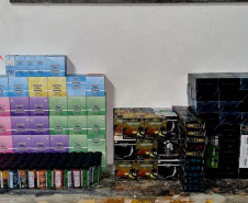 PM apreende 1,6 mil cigarros eletrônicos e centenas de outros produtos em abordagem a ônibus