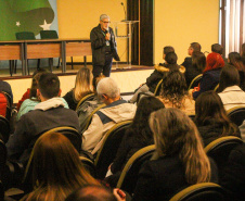 Abertura institucional do Junho Paraná sem Drogas reuniu servidores no auditório da Sesp