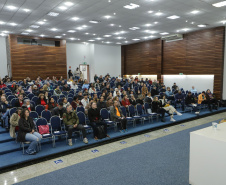  Professores, pedagogos e funcionários fazem simulado de segurança nas escolas do Paraná