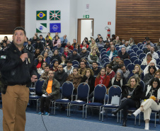  Professores, pedagogos e funcionários fazem simulado de segurança nas escolas do Paraná