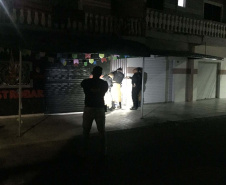 Polícia Militar cumpre mandados contra o tráfico de drogas em bairro de Curitiba