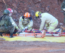 Bombeiros militares participam de operação humanitária no Paraná