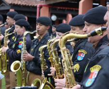 Banda da PM se apresenta no Parque Barigui em comemoração aos 169 anos da corporação
