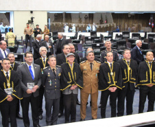 Academia de Letras dos Militares Estaduais do Paraná é homenageada em sessão solene na Alep