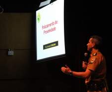 Na reta final da formação, 2,5 mil praças da PMPR passam por ciclo de palestras