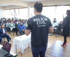 Polícia Civil ministra palestra para 58 alunos surdos em escola na Capital