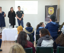Polícia Civil ministra palestra para 58 alunos surdos em escola na Capital