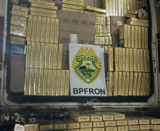 PMPR apreende 5,1 mil pacotes de cigarros na fronteira entre Brasil e Argentina