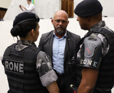 Policiais da Rone recebem homenagem na Assembléia Legislativa do Paraná