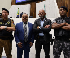 Policiais da Rone recebem homenagem na Assembléia Legislativa do Paraná