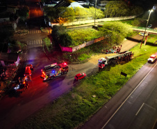 Polícia Militar encontra 3,2 toneladas de maconha em carreta tombada em Cascavel