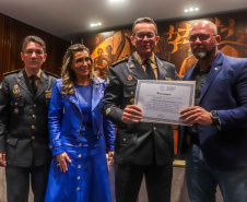  Bombeiros do Paraná são homenageados na Alep