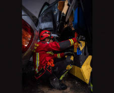 Bombeiros do Paraná disputam desafio mundial de salvamento veicular nas Ilhas Canárias