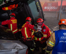 Bombeiros do Paraná disputam desafio mundial de salvamento veicular nas Ilhas Canárias