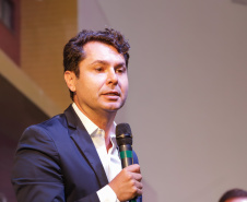 O governador Carlos Massa Ratinho Jr inaugura Nova Sede dos Bombeiros em Colombo. Com a palavra o deputado estadual Alexandre Curi