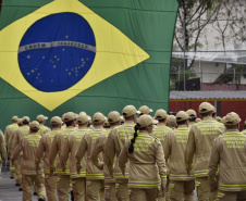 Rádio Vídeos Imagens Editorias Arquivo de Notícias Contato Corpo de Bombeiros do Paraná completa 111 anos de atuação
