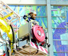 Rádio Vídeos Imagens Editorias Arquivo de Notícias Contato Corpo de Bombeiros do Paraná completa 111 anos de atuação