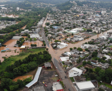 Chuvas fortes causam estragos no Paraná