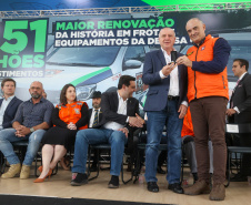 Secretário Hudson participa da entrega de R$ 52 milhões em veículos e equipamentos à Defesa Civil