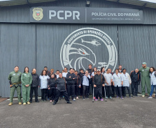 Grupamento de Operações Aéreas da PCPR recebe visita de alunos com deficiência