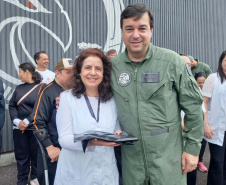 Grupamento de Operações Aéreas da PCPR recebe visita de alunos com deficiência