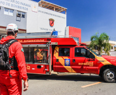 Rádio Vídeos Imagens Editorias Arquivo de Notícias Contato Corpo de Bombeiros do Paraná completa 111 anos de atuação
