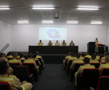 Quarenta bombeiros iniciam curso para guarda-vidas