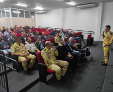 Corpo de Bombeiros reúne veteranos para celebrar 111 anos de história 