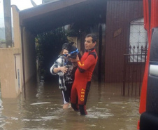 Em União da Vitória, bombeiros militares preparam apoio à limpeza da cidade e residências