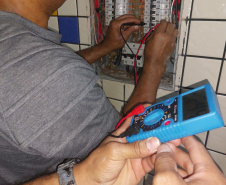 Parceria transformadora: egressos do sistema prisional revitalizam escolas em Cascavel