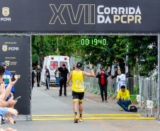 Mais de mil pessoas participaram da 17ª Corrida da PCPR