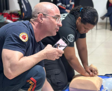 Policiais penais recebem treinamento de primeiros socorros do SAMU