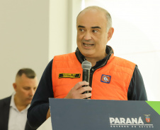 O governador Carlos Massa Ratinho Junior entregou nesta terça-feira (12) 142 novas viaturas para a Polícia Militar do Paraná (PMPR). Os veículos, que são parte de um investimento total de R$ 82 milhões em mais de 380 novos veículos, serão usados para reforçar o patrulhamento policial em todo o Estado e dar mais agilidade ao atendimento da população.  O investimento na frota da PM vai atender a todas as regiões, dando sequência a um plano de modernização das forças de segurança do Paraná. "O que nós estamos 