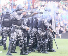 BATALHÃO DE CHOQUE DA PMPR APRESENTA BALANÇO DE PRISÕES E APREENSÕES EM 2023 