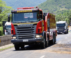 Forças de Segurança auxiliam no atendimento às famílias durante o congestionamento da BR-277