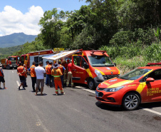 Forças de Segurança auxiliam no atendimento às famílias durante o congestionamento da BR-277