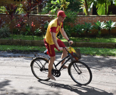 Com Desafio de Piriathlon, bombeiros fazem triathlon com "bike raiz" e corrida sem tênis