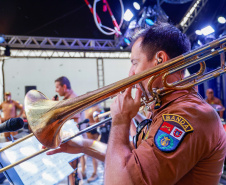 Banda da PM, blues e música brasileira animaram os palcos Sunset no final de semana