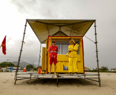 Com temporais, Corpo de Bombeiros alerta para riscos de banho de mar