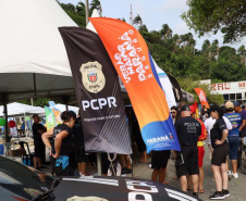 Cães, carros e equipamentos: exposições das polícias chamam atenção de turistas no Litoral