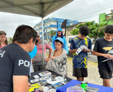 Cães, carros e equipamentos: exposições das polícias chamam atenção de turistas no Litoral