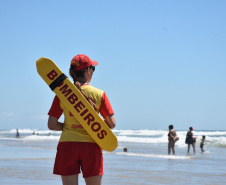 Com aumento dos turistas, ações dos bombeiros do Litoral já superam todo verão anterior