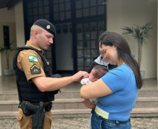 Policiais Militares salvam bebê engasgado em Colombo